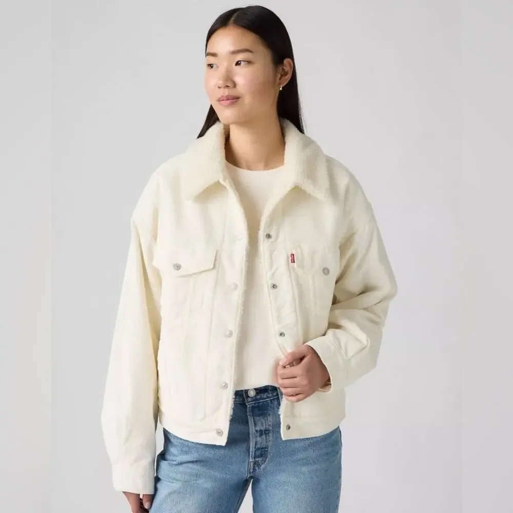 NWT Levi’s 90’s Sherpa Trucker Jacket